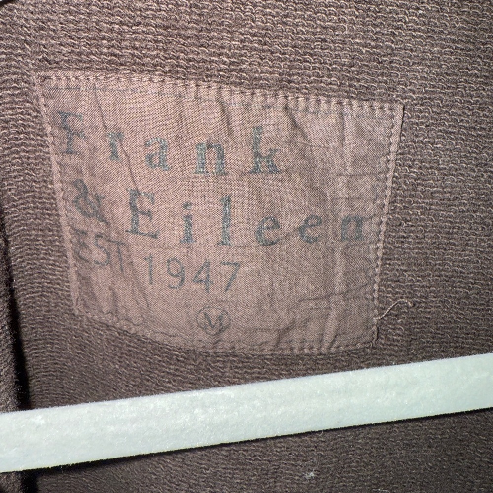 Frank & Eileen - Patrick in Popover Henley in Irish Chocolate - Picture 5 of 9